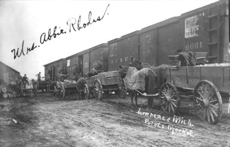 Loading Potatoes at Lawrence, MI